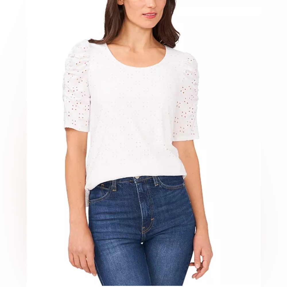 On 34th
Trendy  Eyelet Elbow-Sleeve T-Shirt